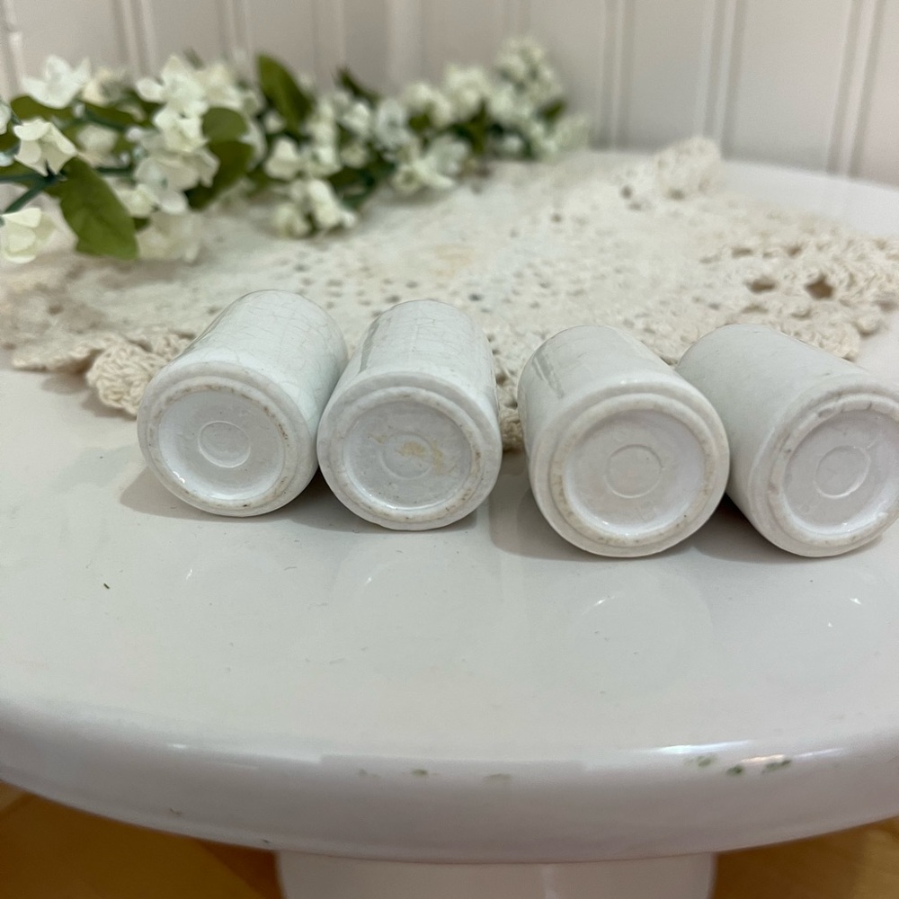 Vintage Miniature Vase/Thimbles - Picture 3 of 5